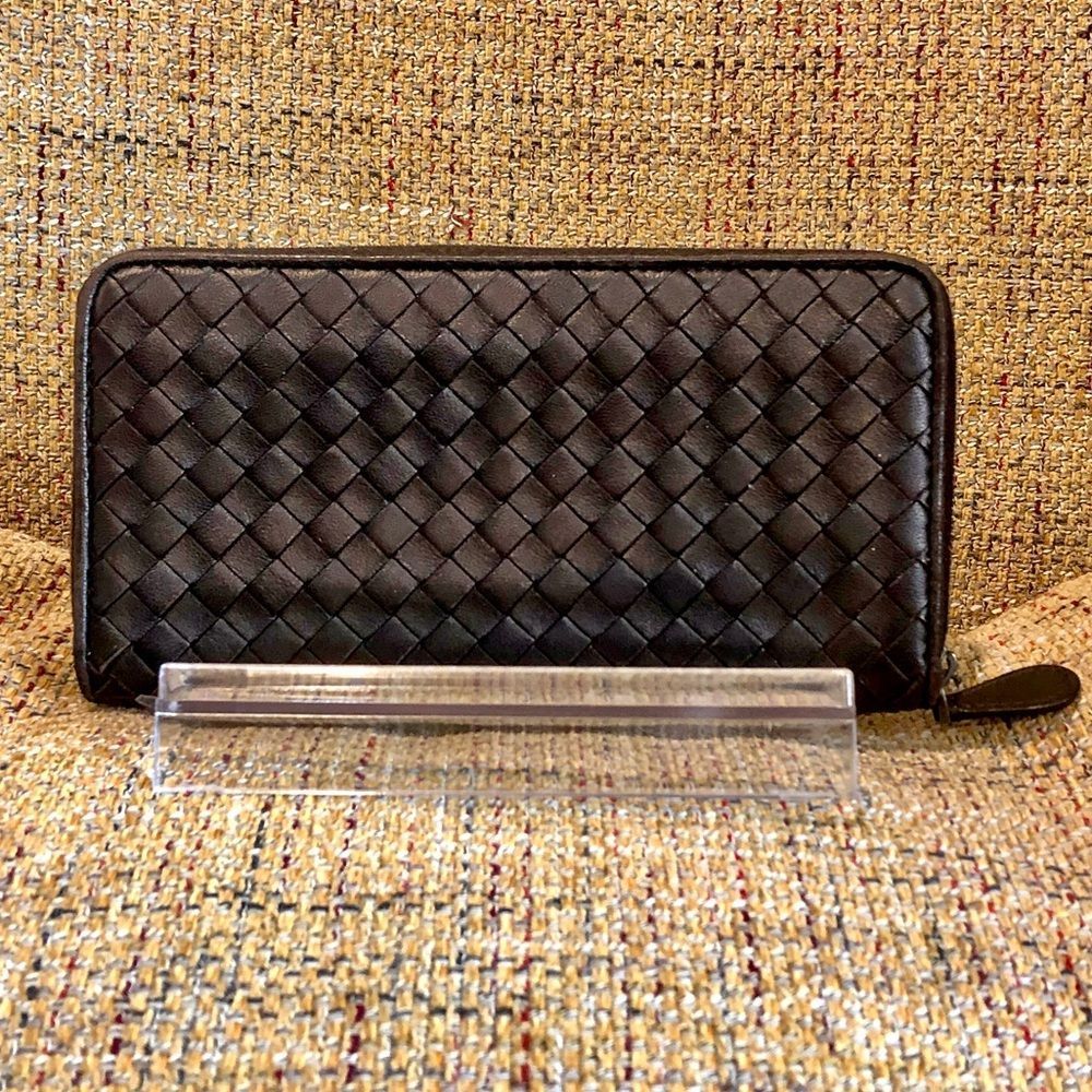 BOTTEGA VENETA Brown Intrecciato Weave Lambskin Full Zip Long Wallet Clutch